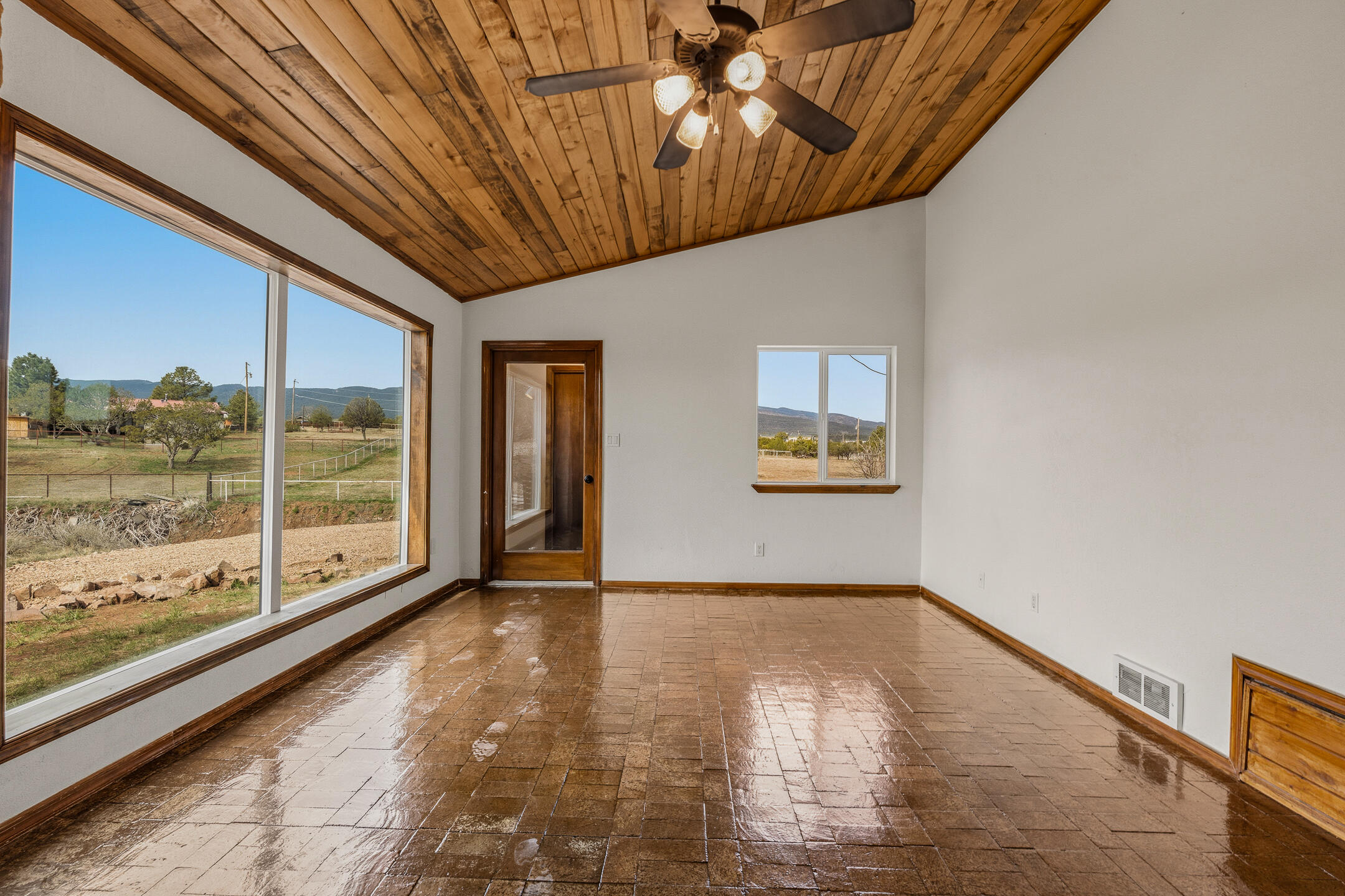 14 Lakeview Place