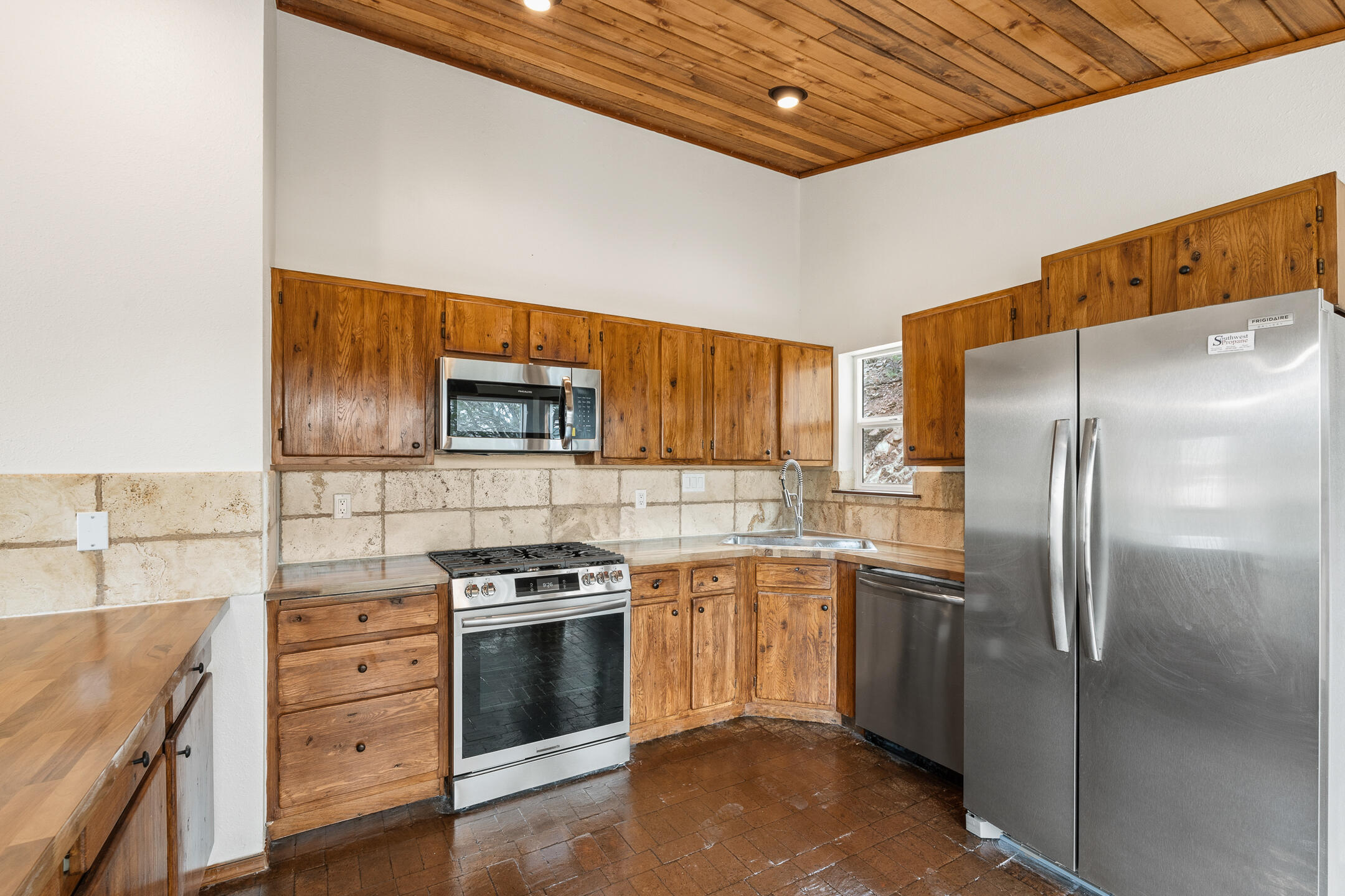 14 Lakeview Place