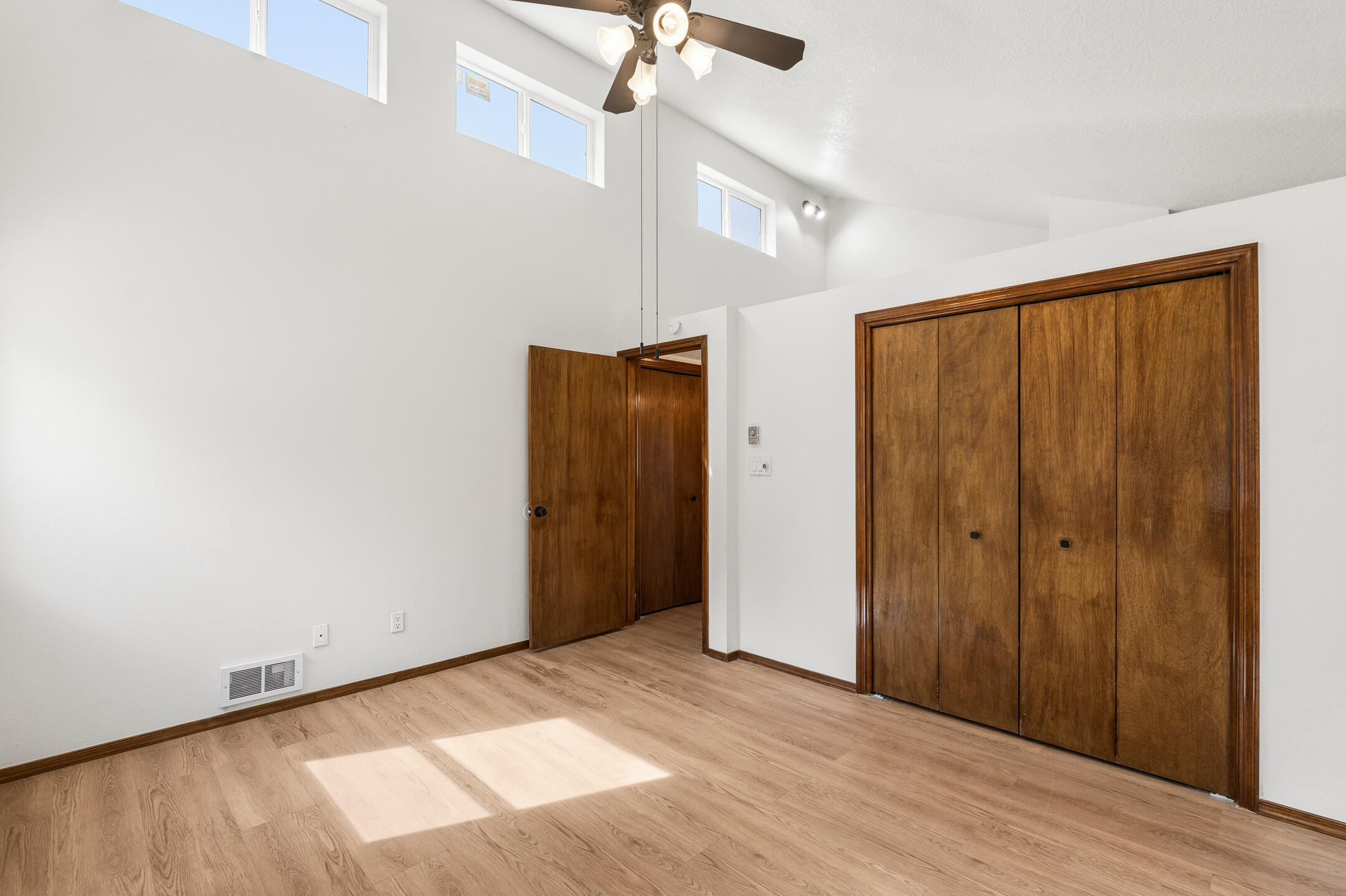 14 Lakeview Place