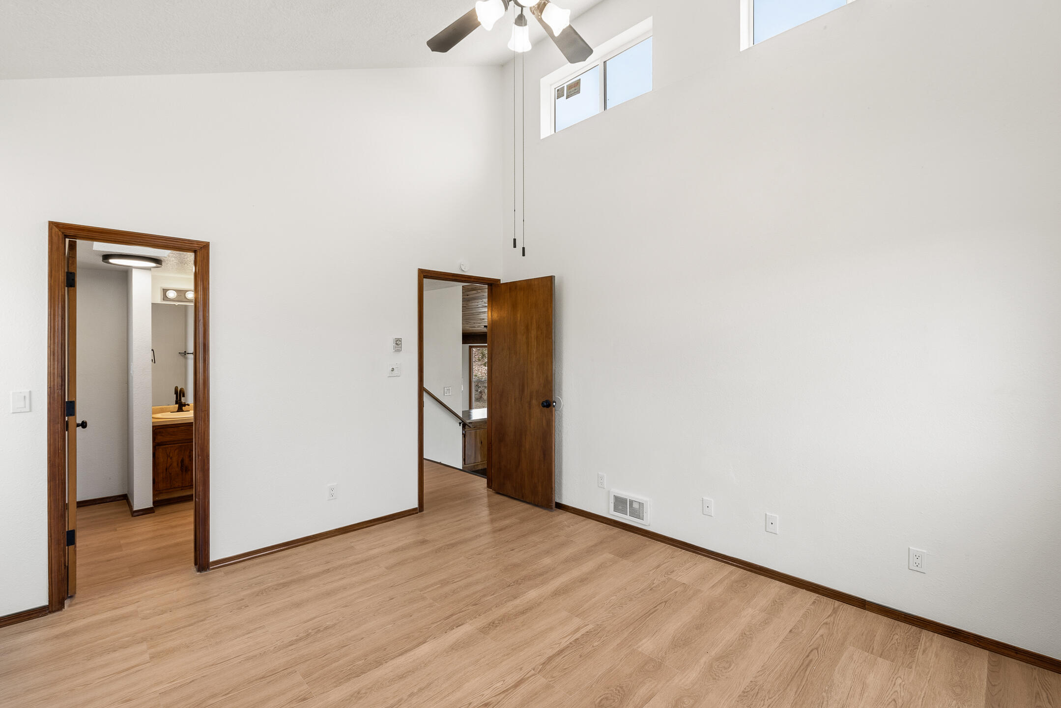 14 Lakeview Place