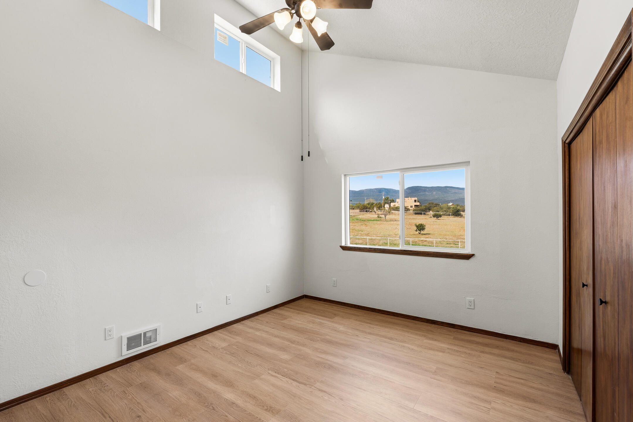 14 Lakeview Place
