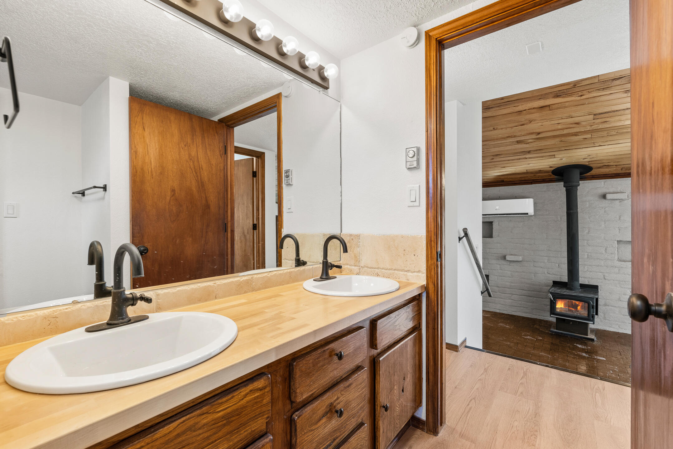 14 Lakeview Place