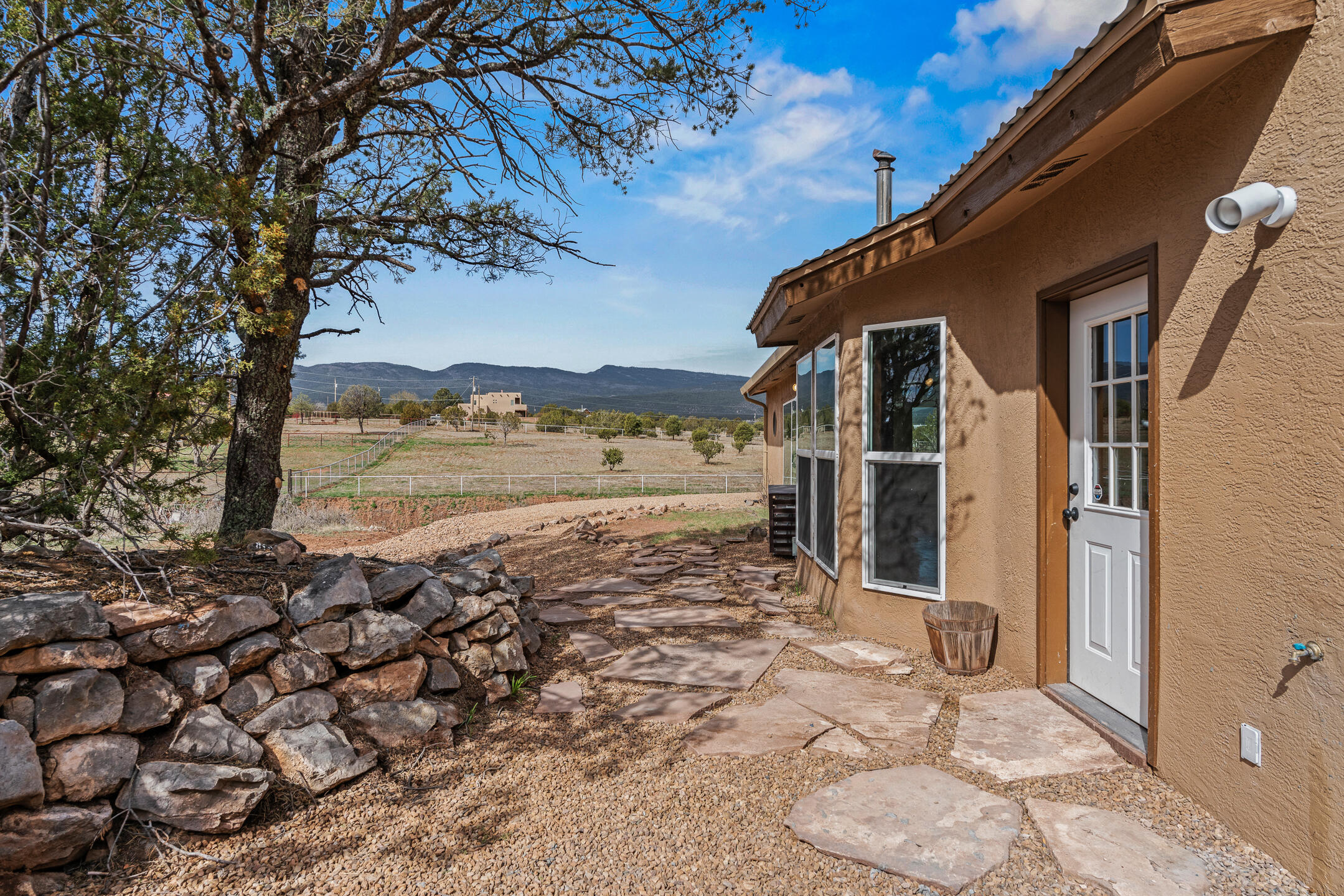 14 Lakeview Place