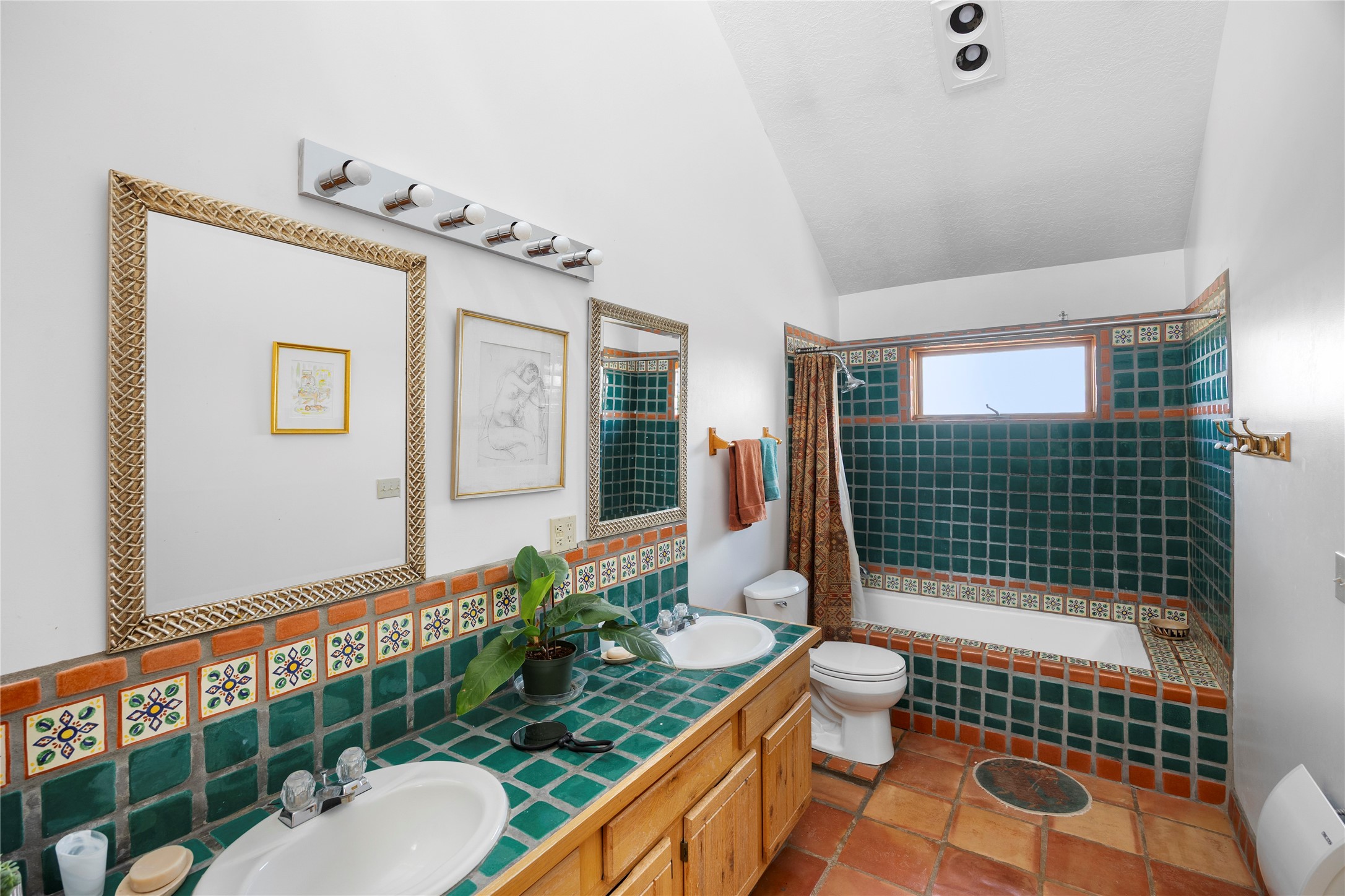 1 Azul Place