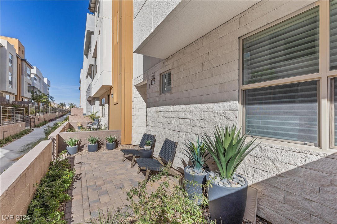 639 Sentinel Spire Street