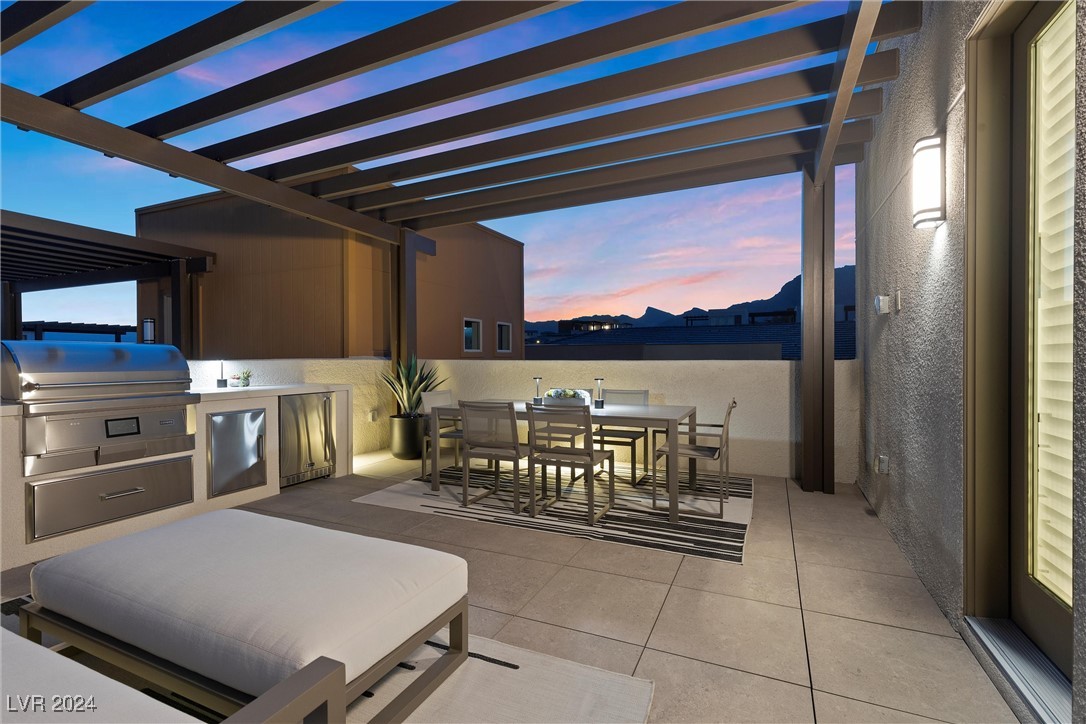 639 Sentinel Spire Street