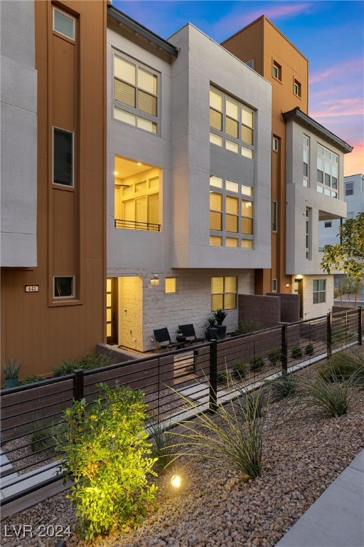 639 Sentinel Spire Street