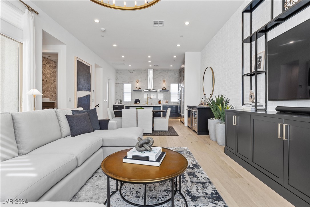 639 Sentinel Spire Street