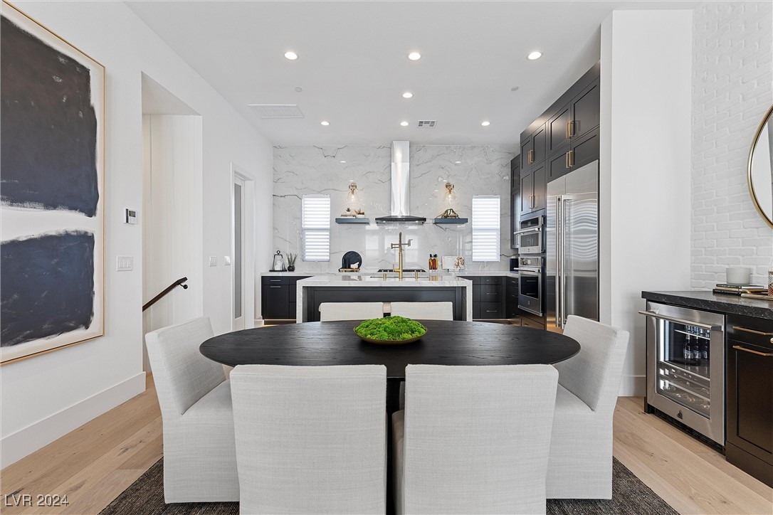 639 Sentinel Spire Street