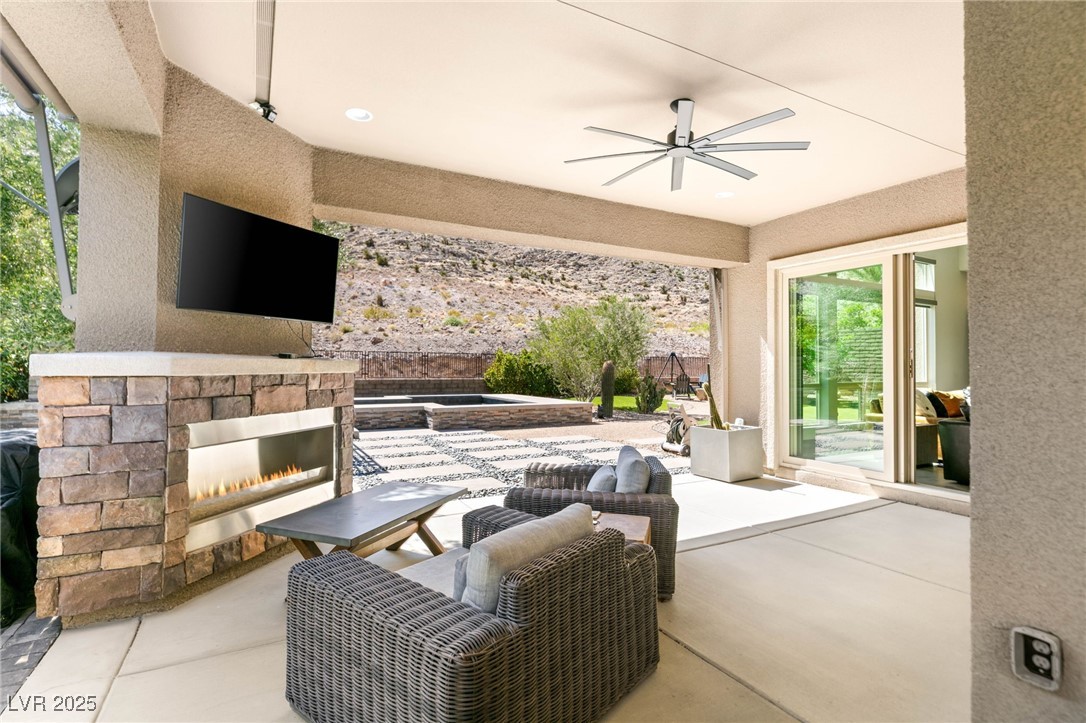 2927 The Peaks Lane