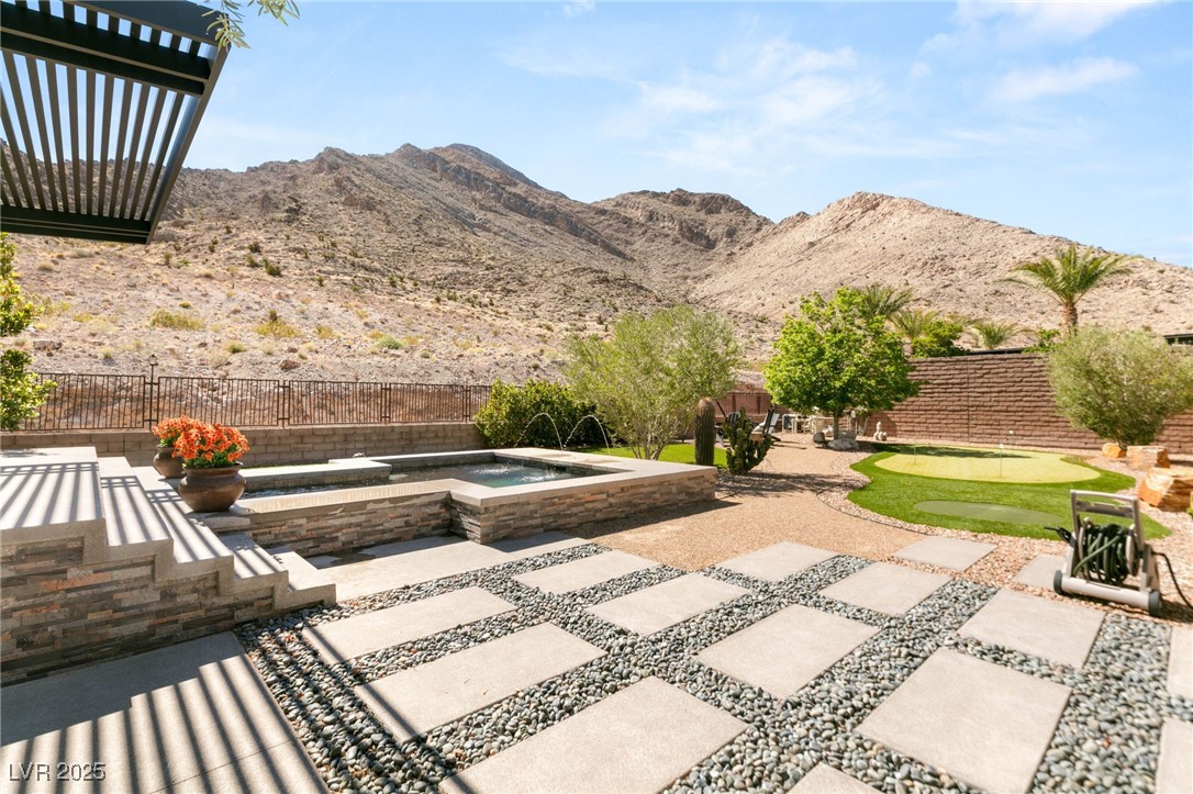2927 The Peaks Lane