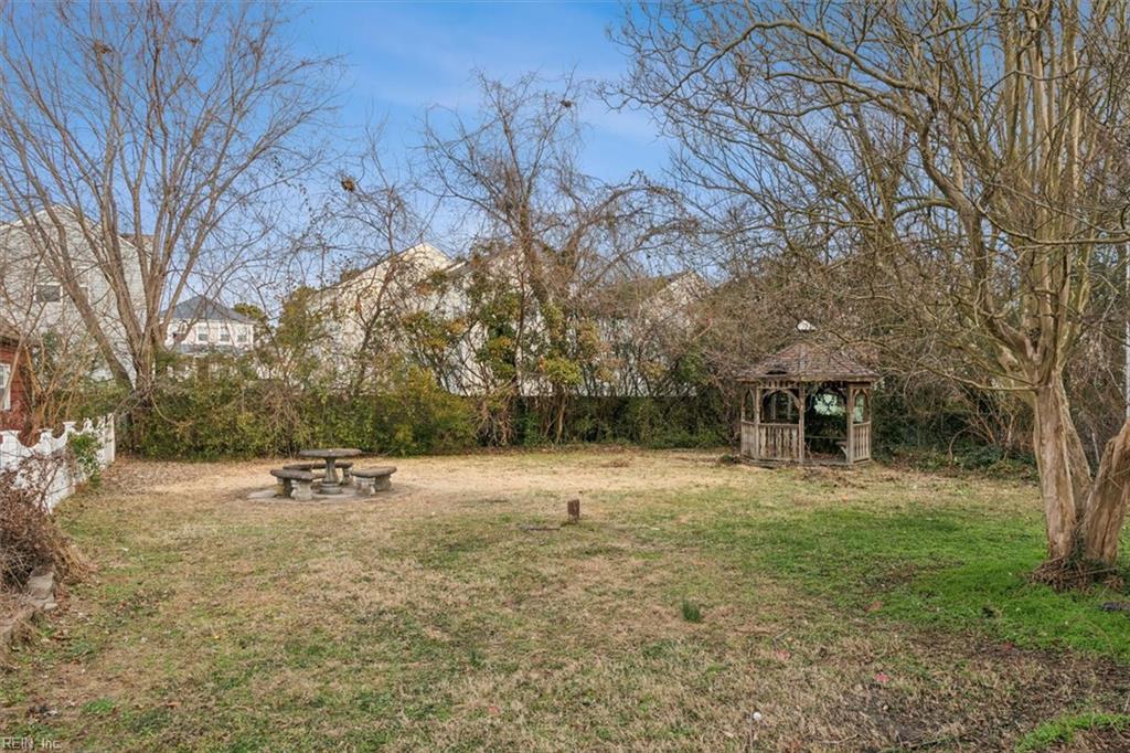 4015 Catesby Jones DR