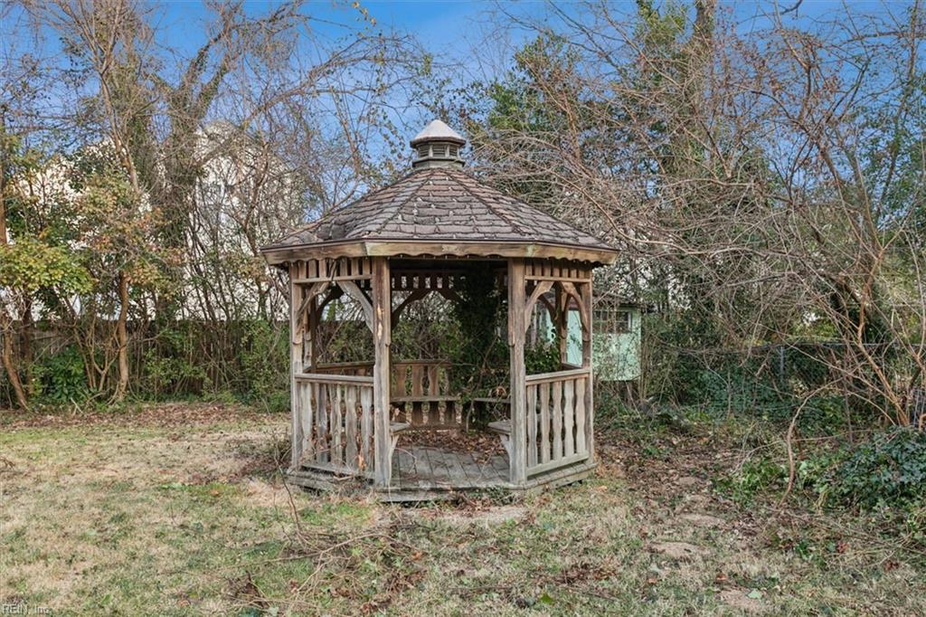 4015 Catesby Jones DR