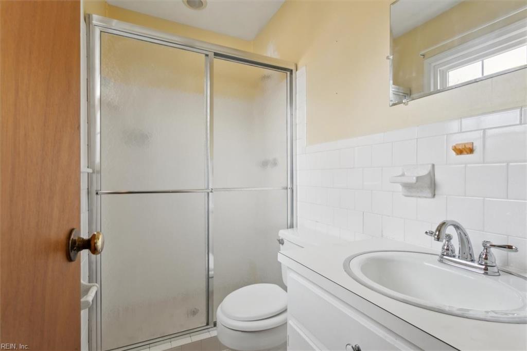 4015 Catesby Jones DR