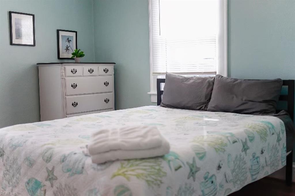 1711 E Ocean View AVE