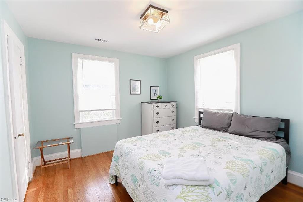 1711 E Ocean View AVE