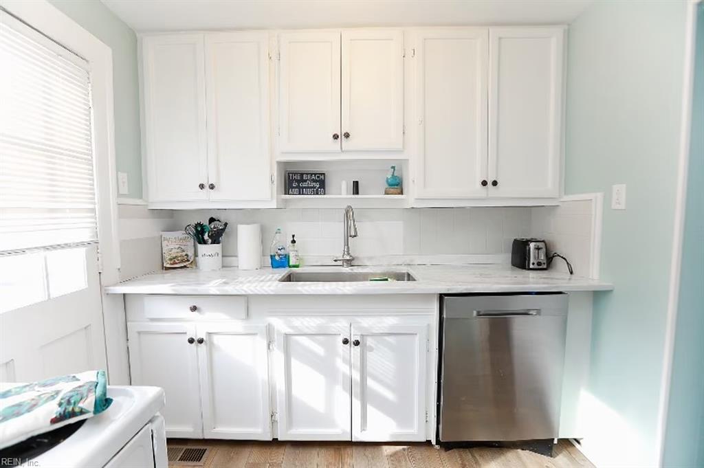 1711 E Ocean View AVE