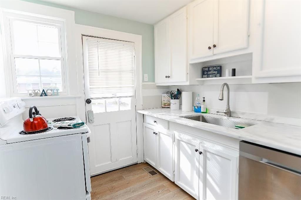 1711 E Ocean View AVE