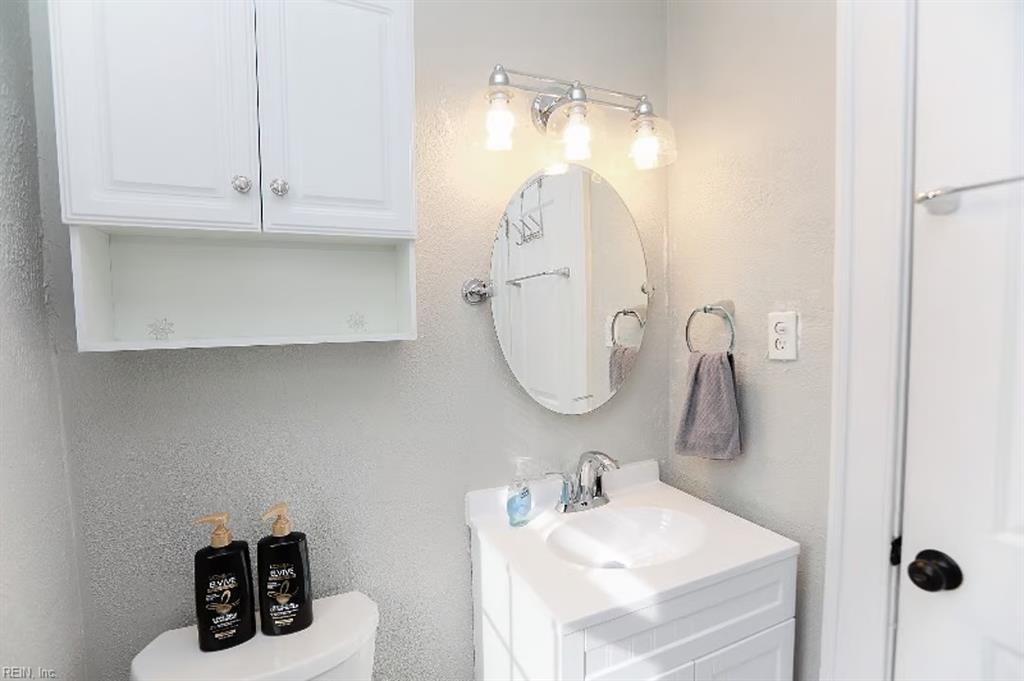 1711 E Ocean View AVE