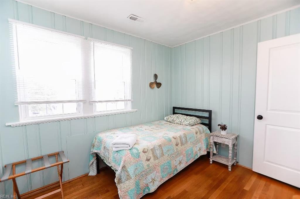 1711 E Ocean View AVE