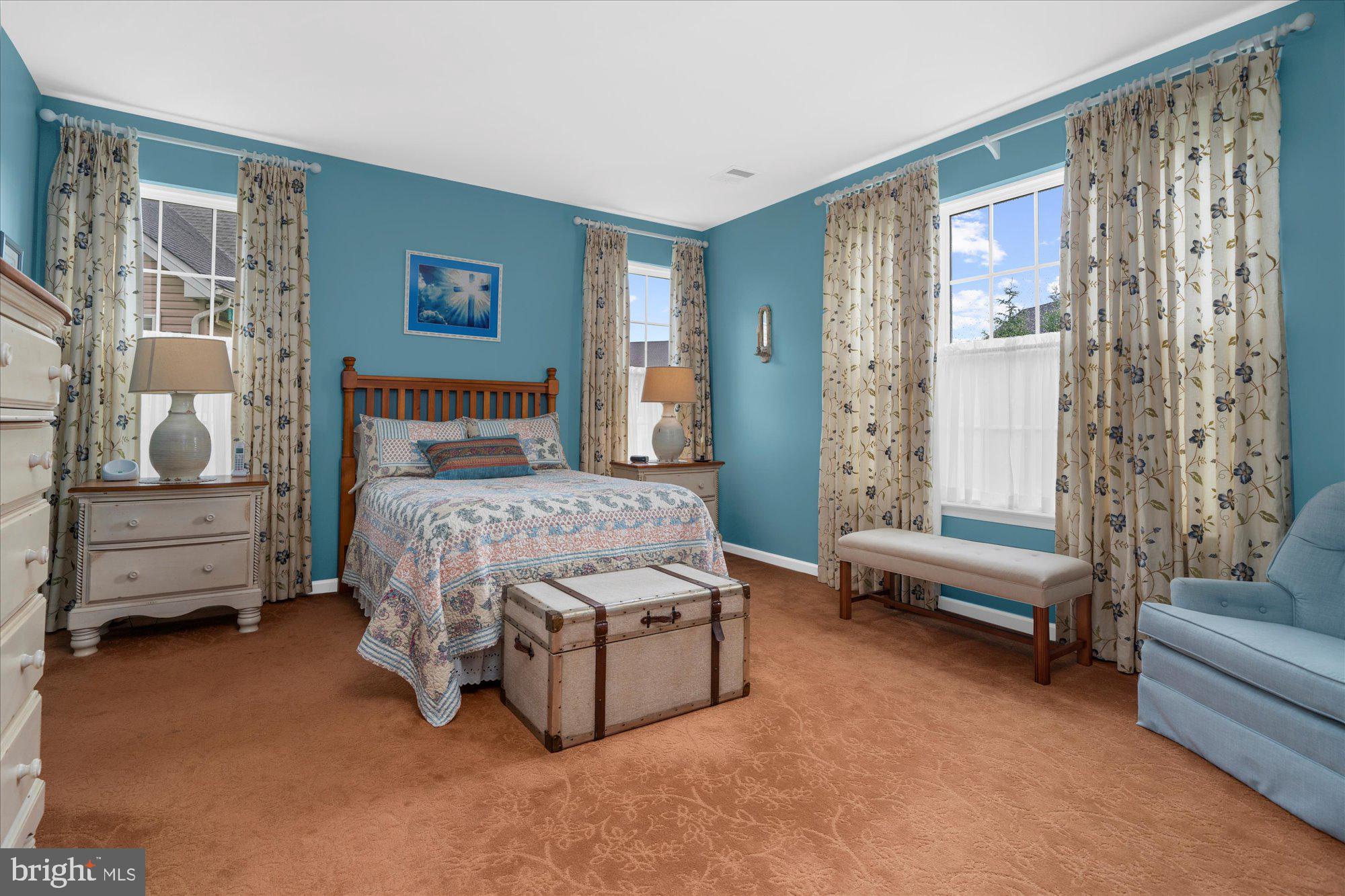 1229 CREEKSIDE LANE