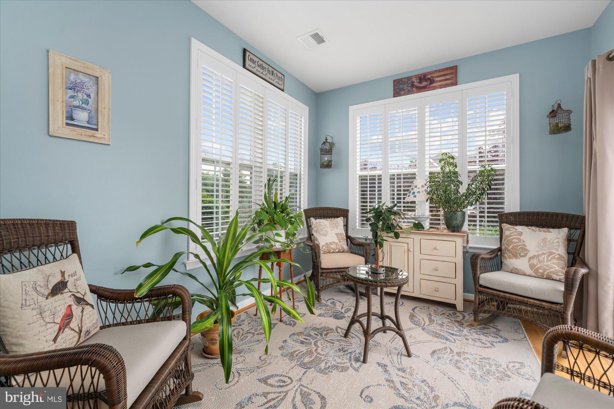 1229 CREEKSIDE LANE