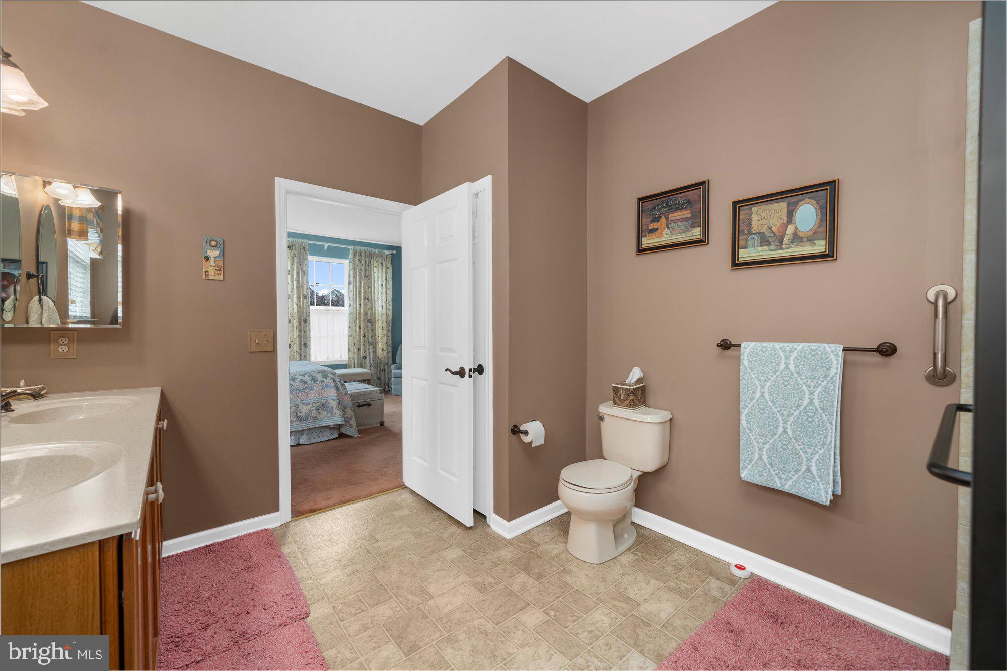 1229 CREEKSIDE LANE