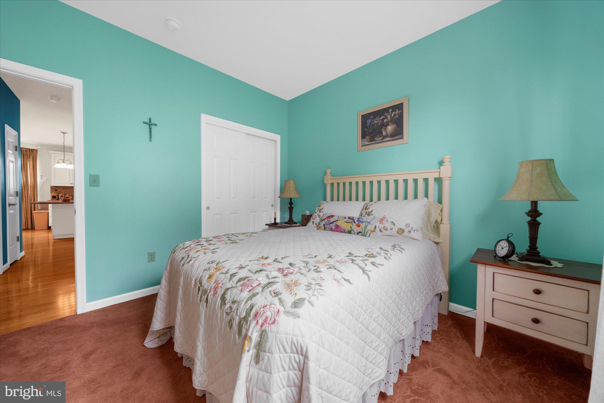 1229 CREEKSIDE LANE