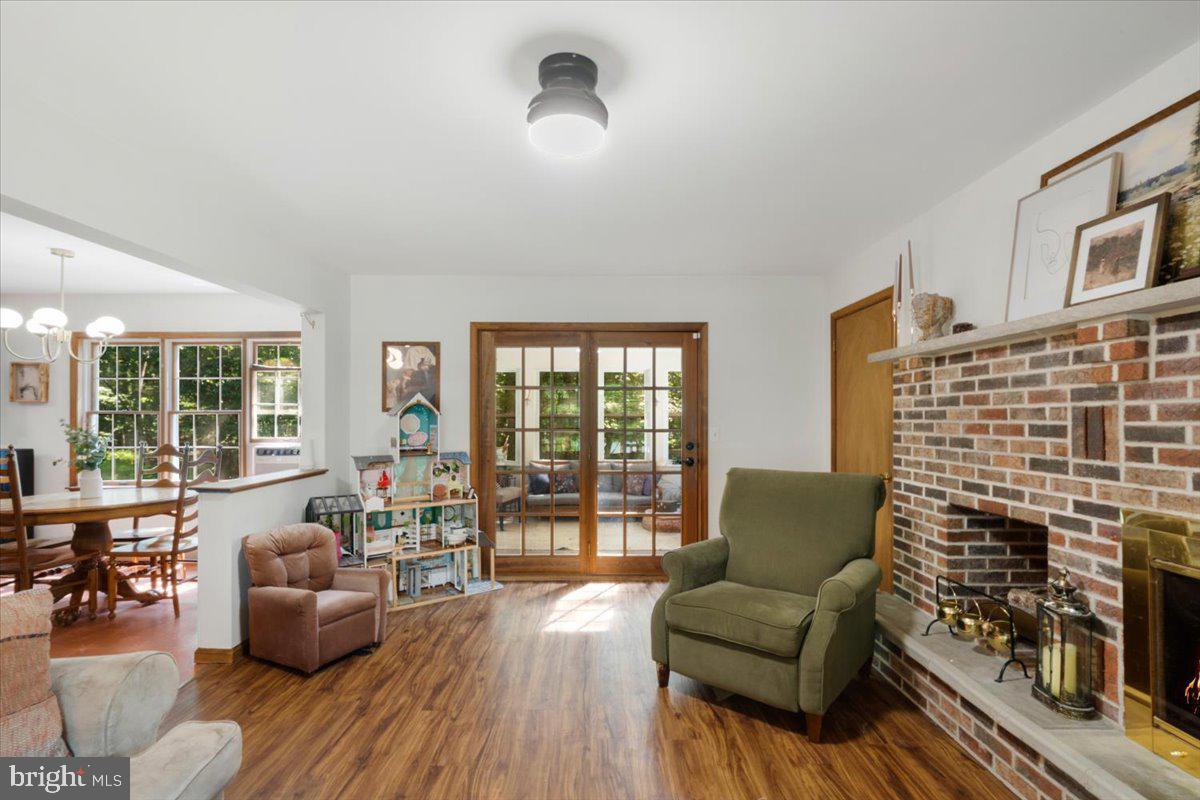 114 GREGORY COURT