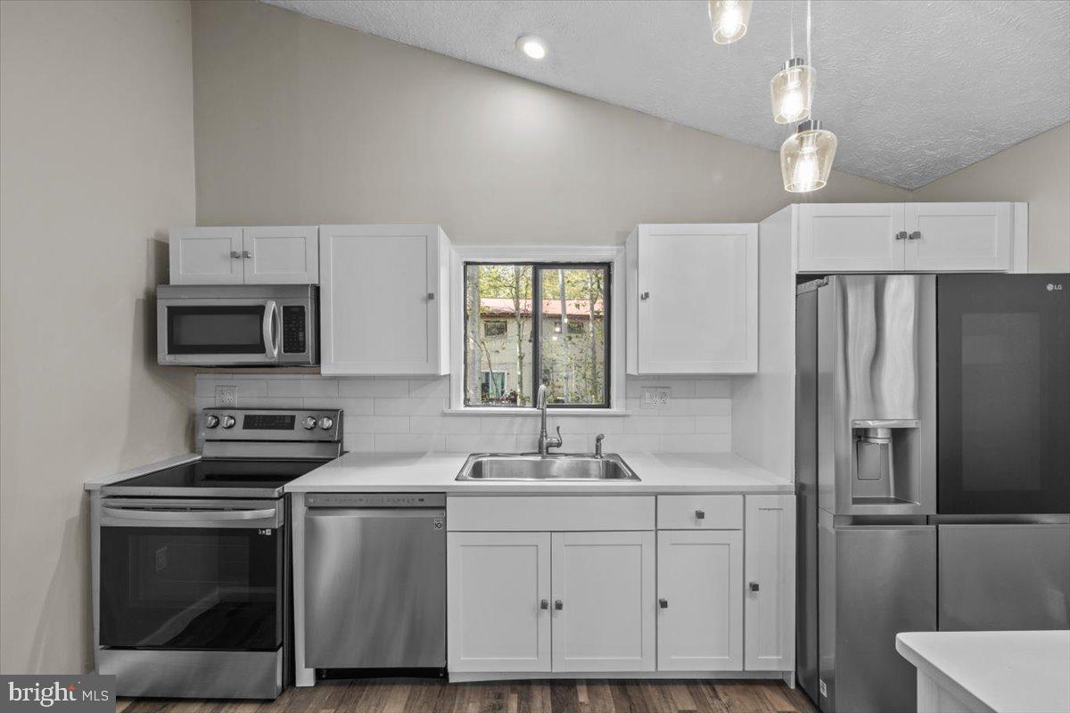 2914 FAIRHAVEN DRIVE