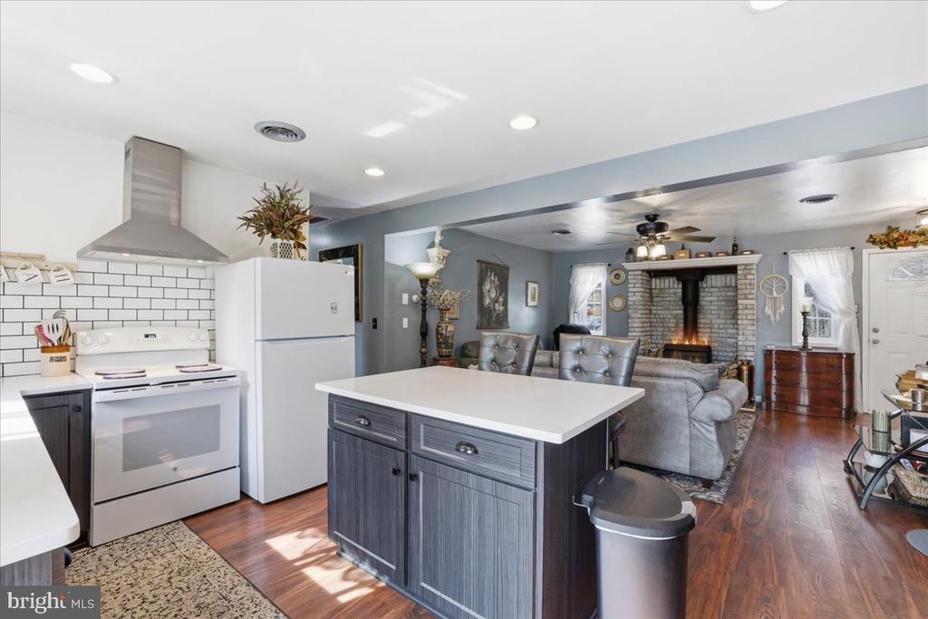 8531 HILLCREST DRIVE H49
