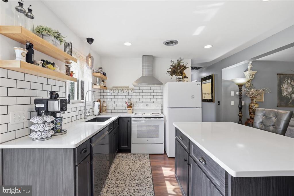 8531 HILLCREST DRIVE H49