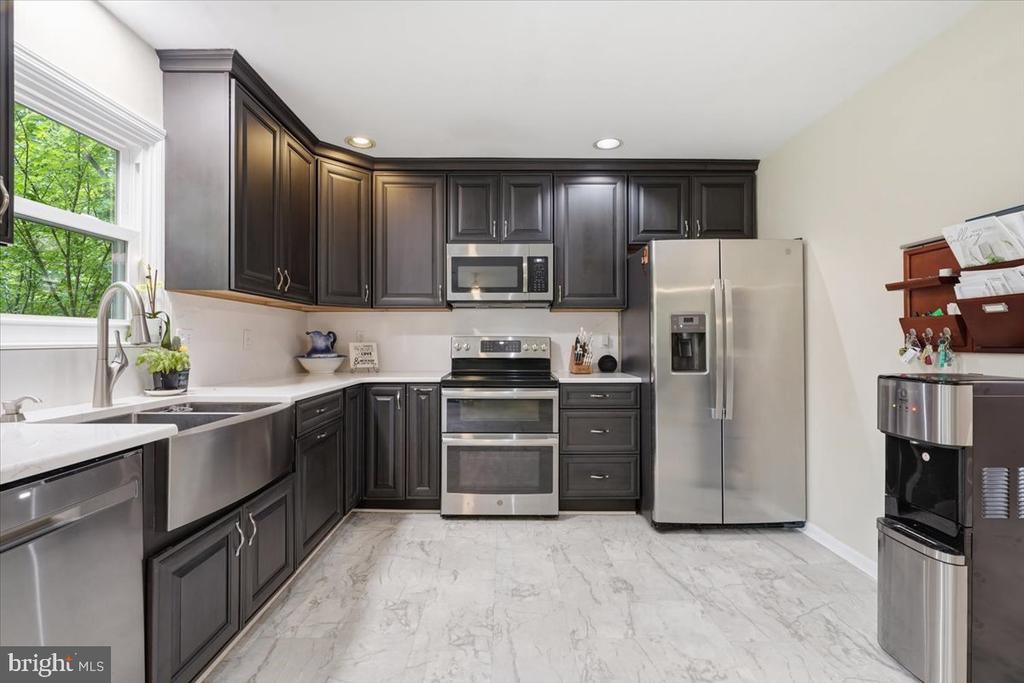 6144 STONY BROOK DRIVE