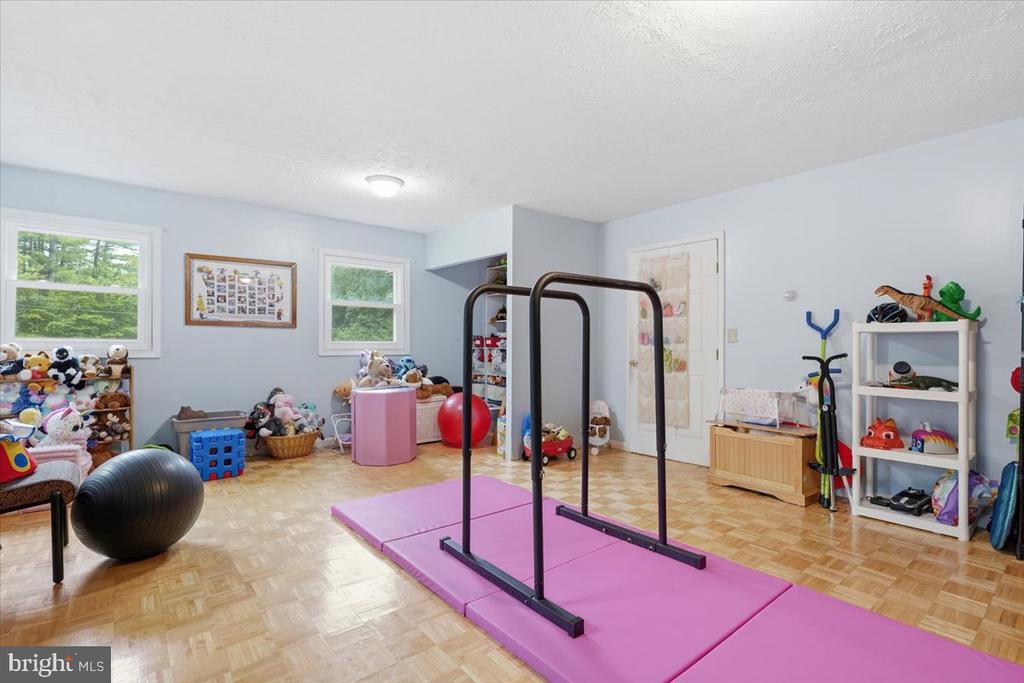 6144 STONY BROOK DRIVE