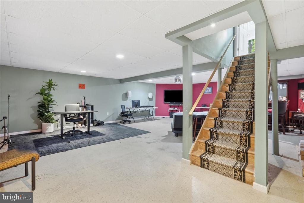 6144 STONY BROOK DRIVE