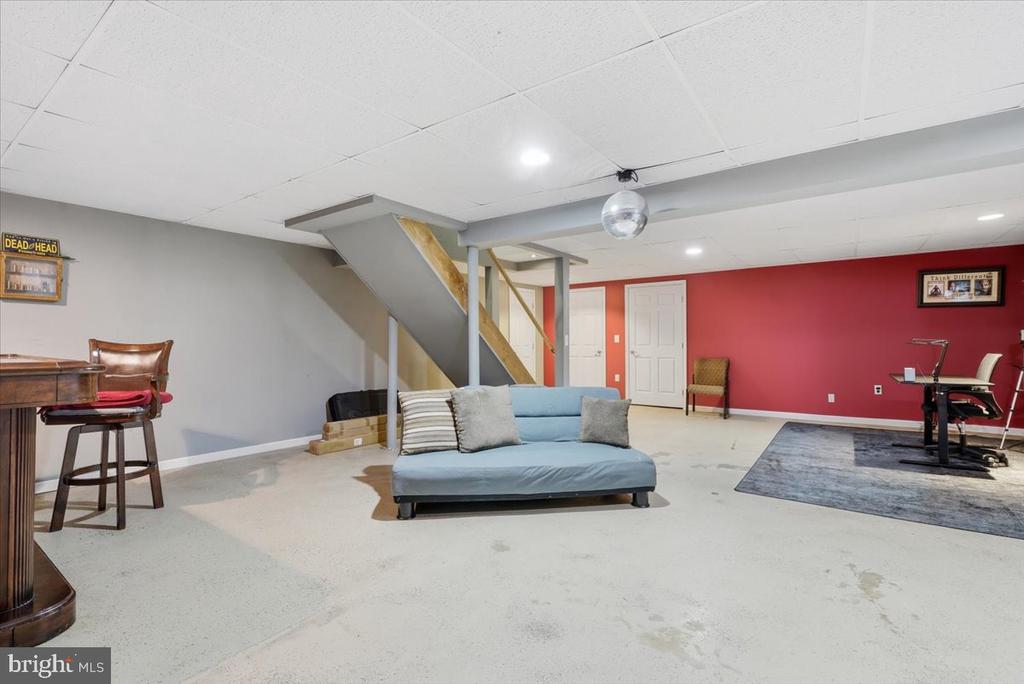 6144 STONY BROOK DRIVE