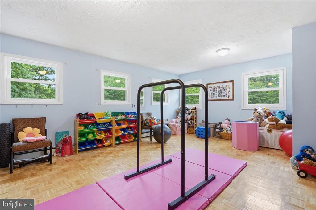 6144 STONY BROOK DRIVE
