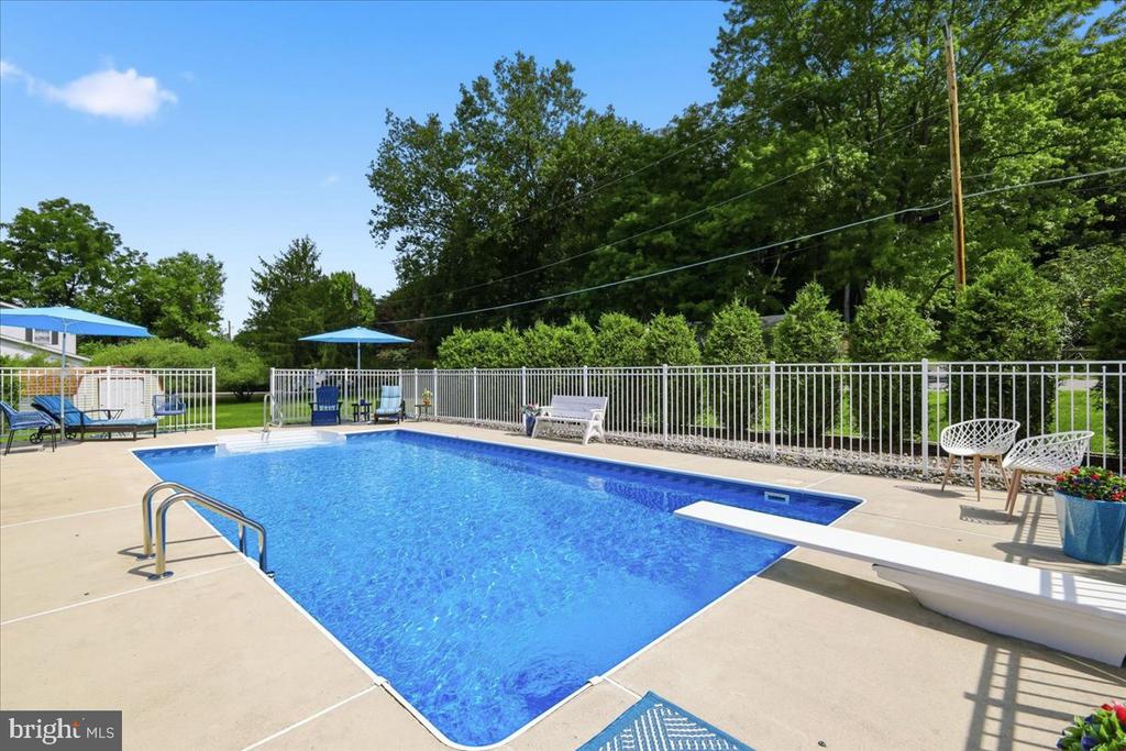 5401 SHELBROOKE DRIVE