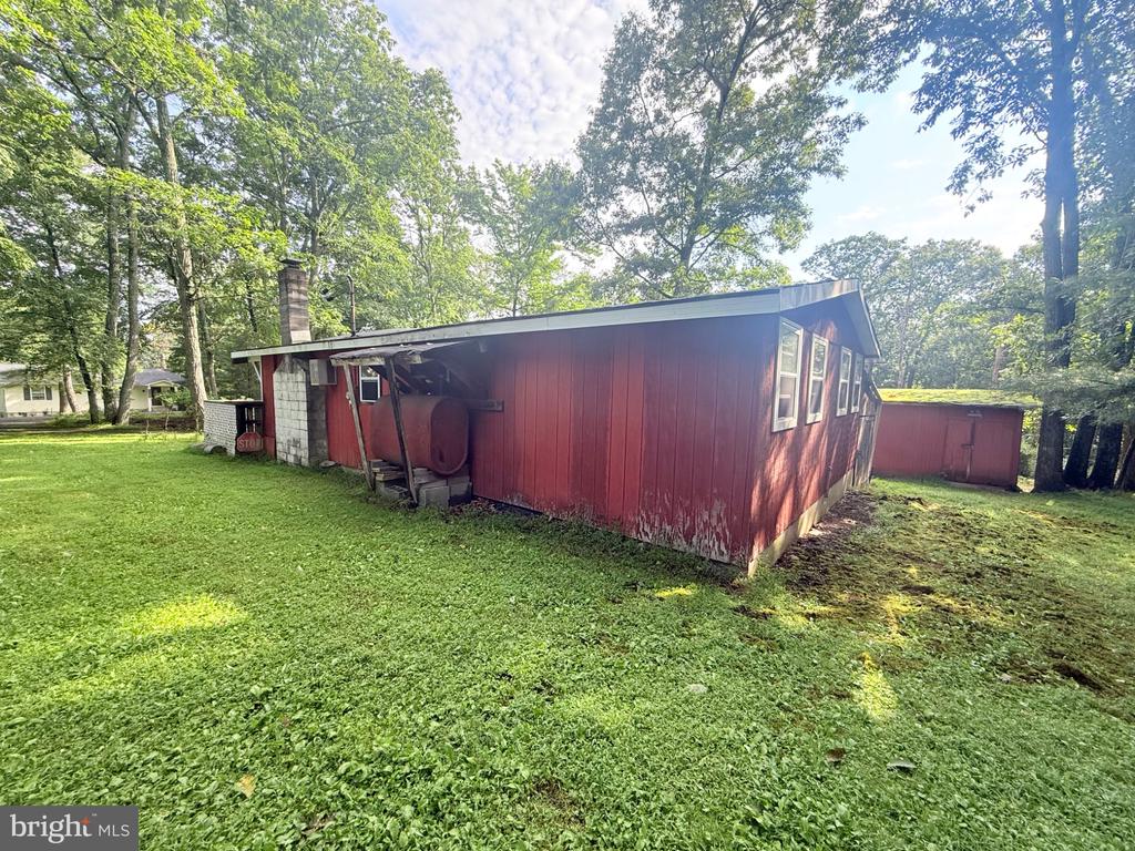 1222 VALLEY DRIVE