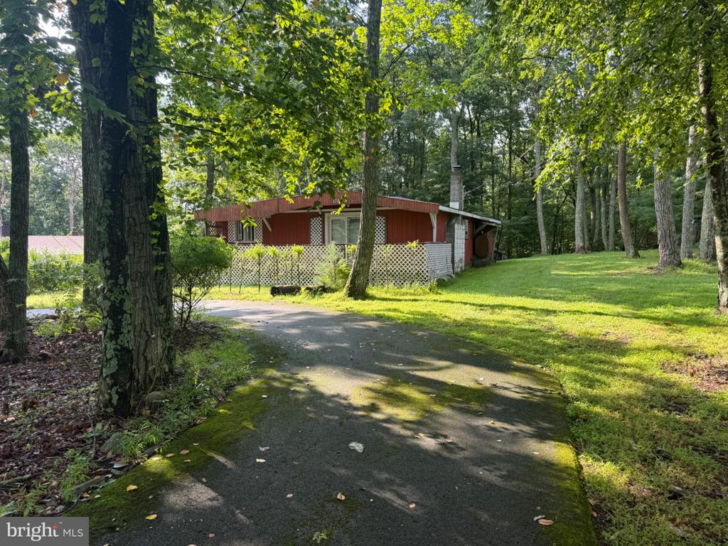 1222 VALLEY DRIVE