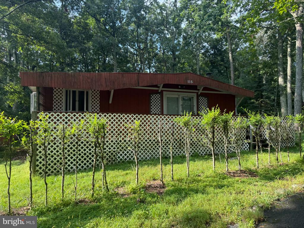 1222 VALLEY DRIVE