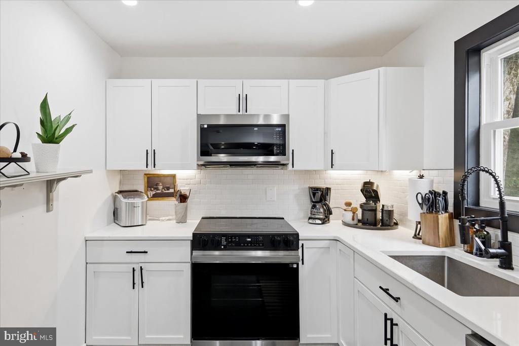 5121 EAGLE PLACE