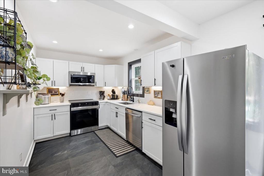 5121 EAGLE PLACE