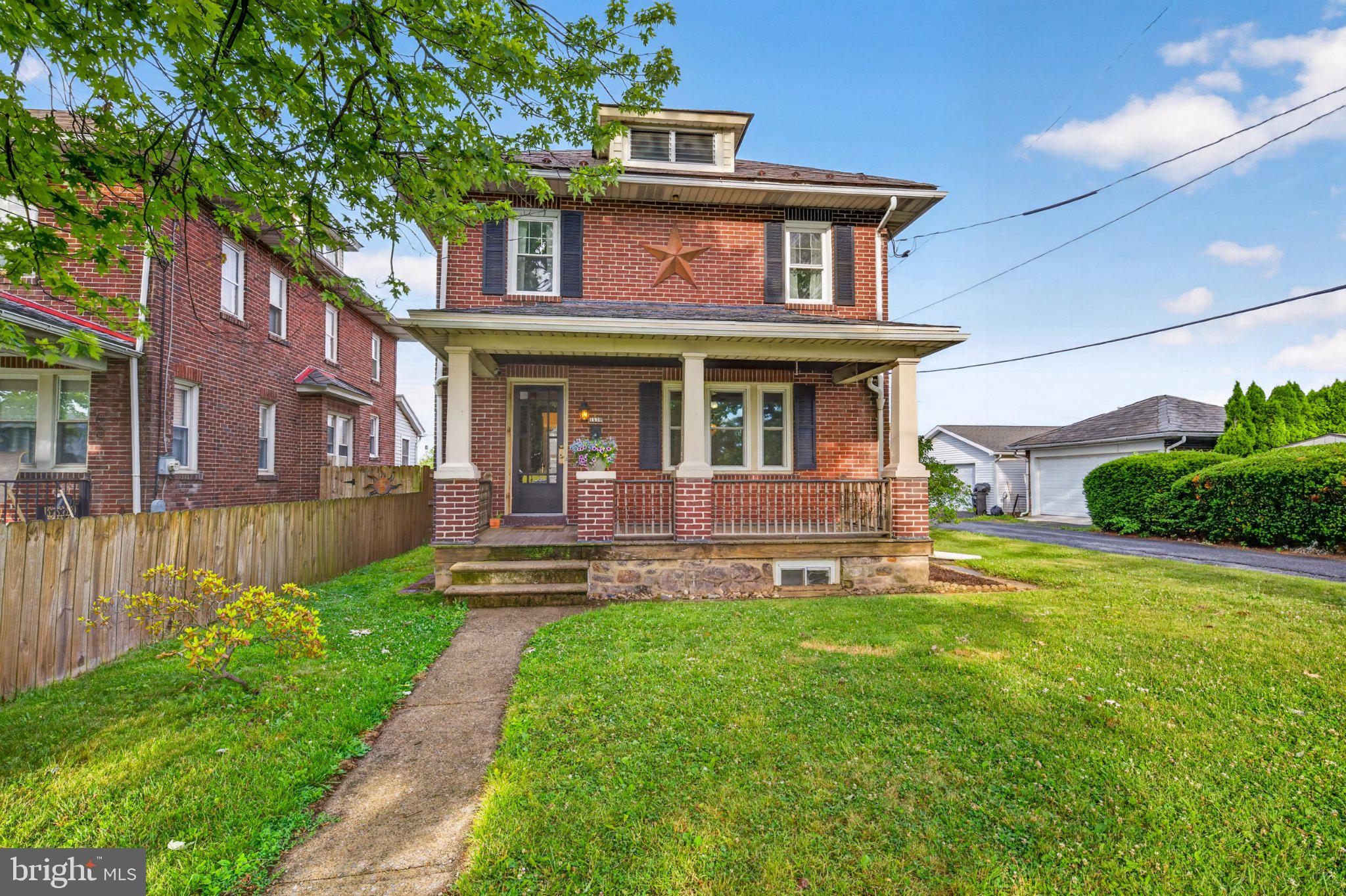 1118 MINSI TRAIL STREET