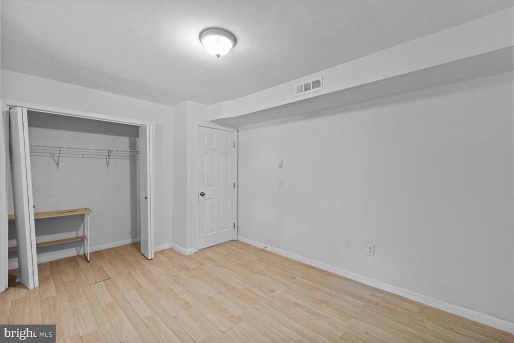1121 STEELE CIRCLE