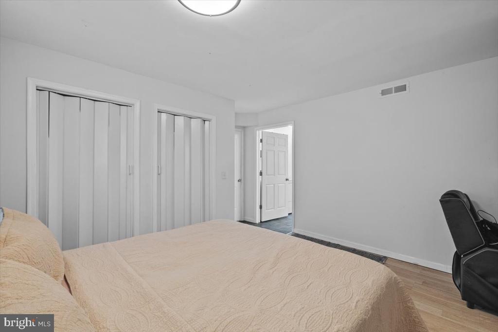 1121 STEELE CIRCLE