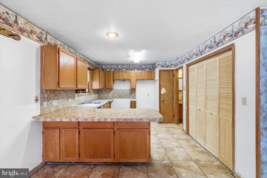 5695 DECKER ROAD