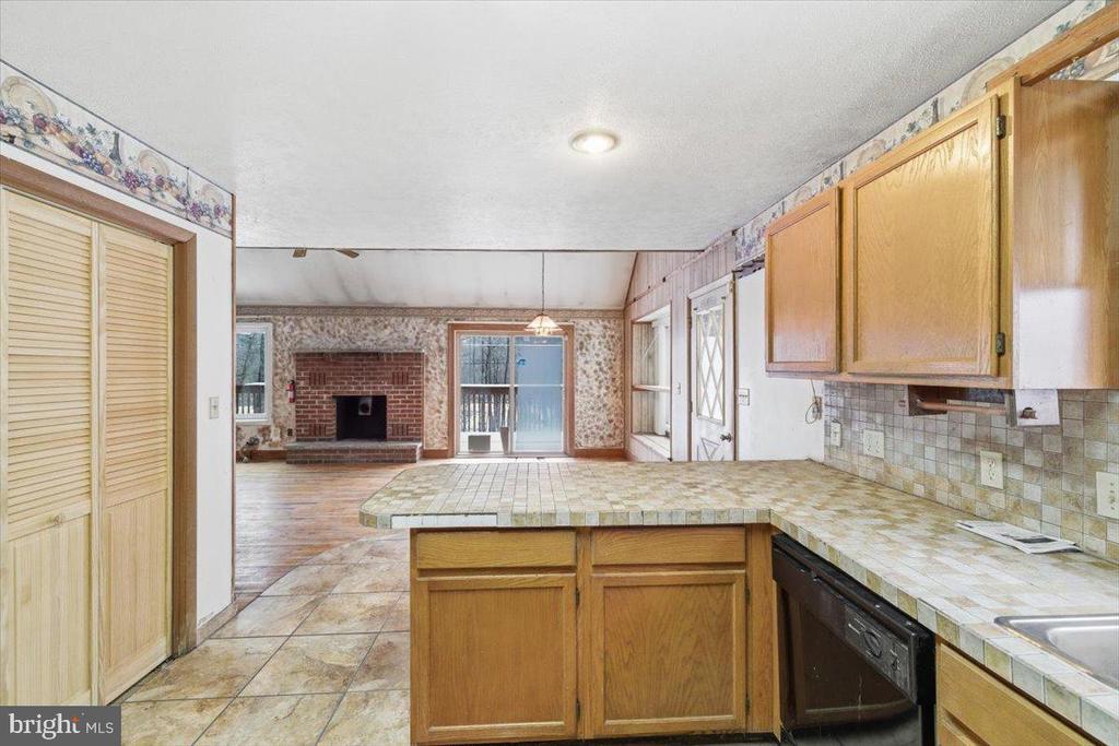 5695 DECKER ROAD