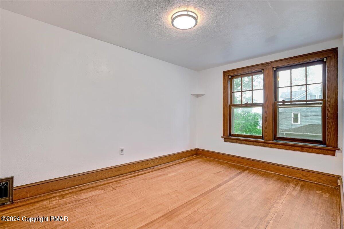 10 Spangenburg Avenue