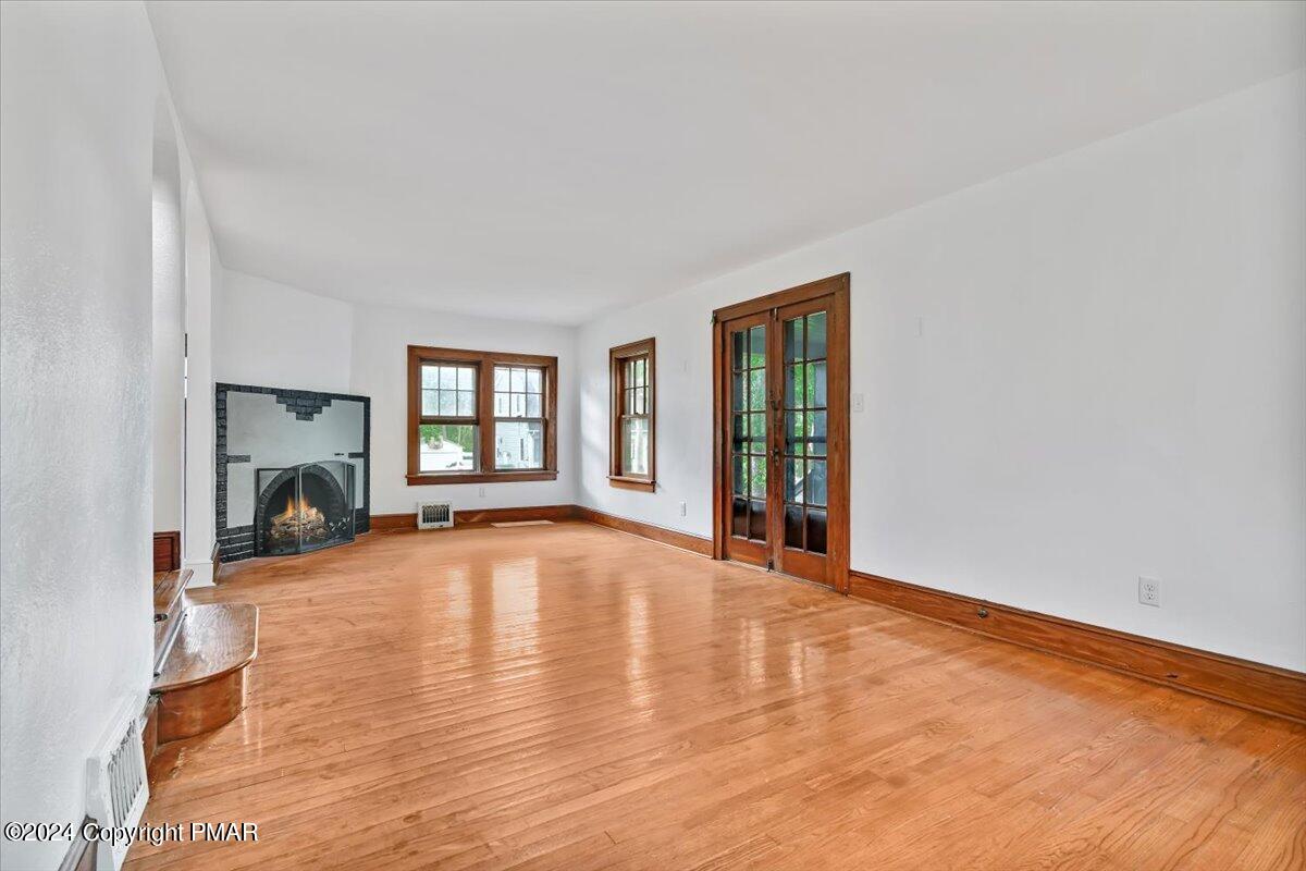 10 Spangenburg Avenue